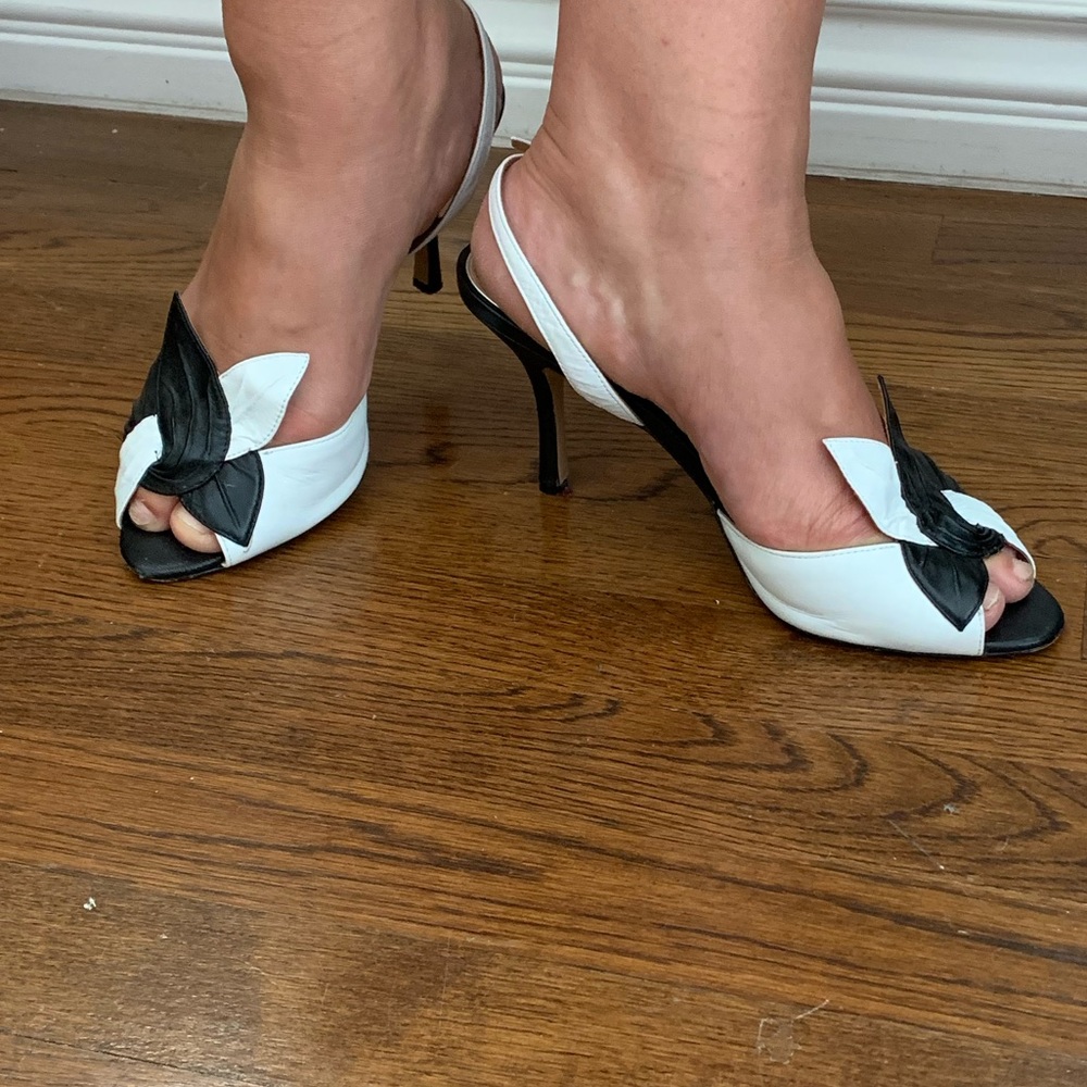 Badgley Mischka Leather slingback classic heels
